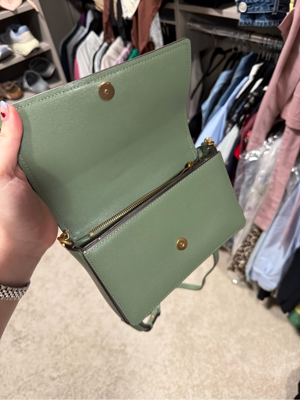 kate spade green saffiano crossbody wallet with gold logo OPEN TO OFFERS - Picture 3 of 4